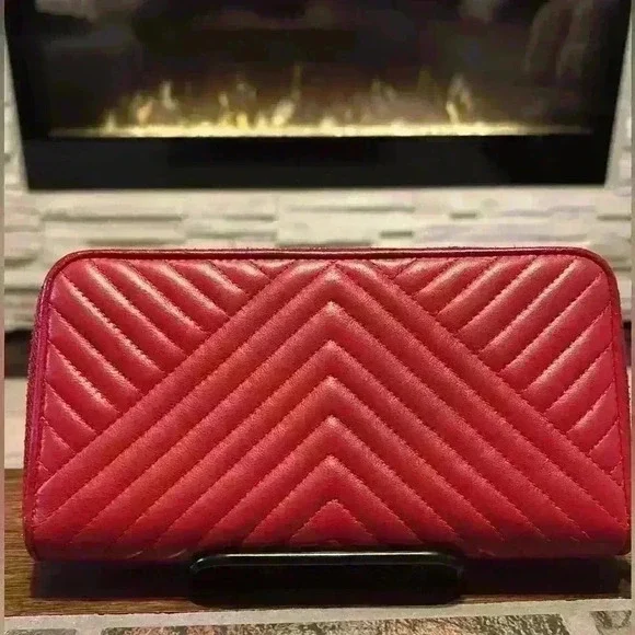 Prada Diagramme Calfskin Leather Continental Wallet GUC - Picture 2 of 14